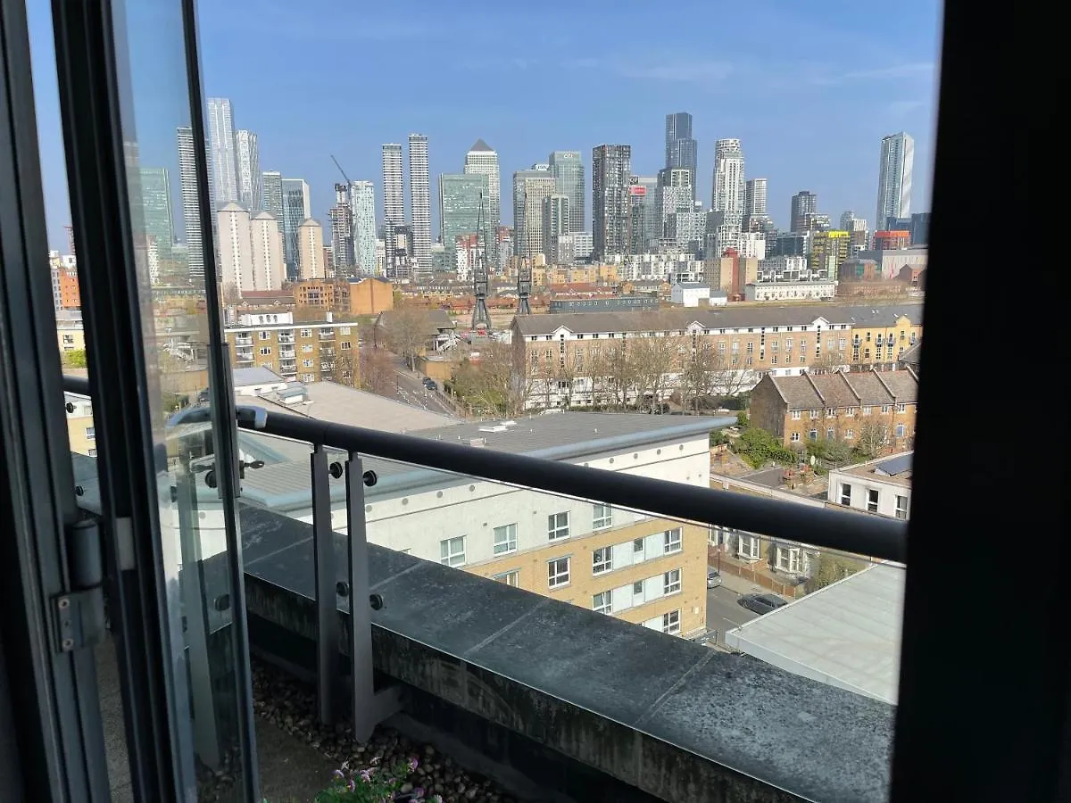 Apartment 3 Bedroom Stunning Penthouse London