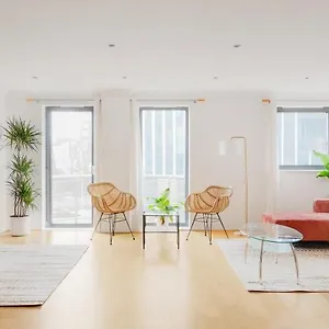  Apartment Riverside Two Bedroom In Canary Wharf United Kingdom